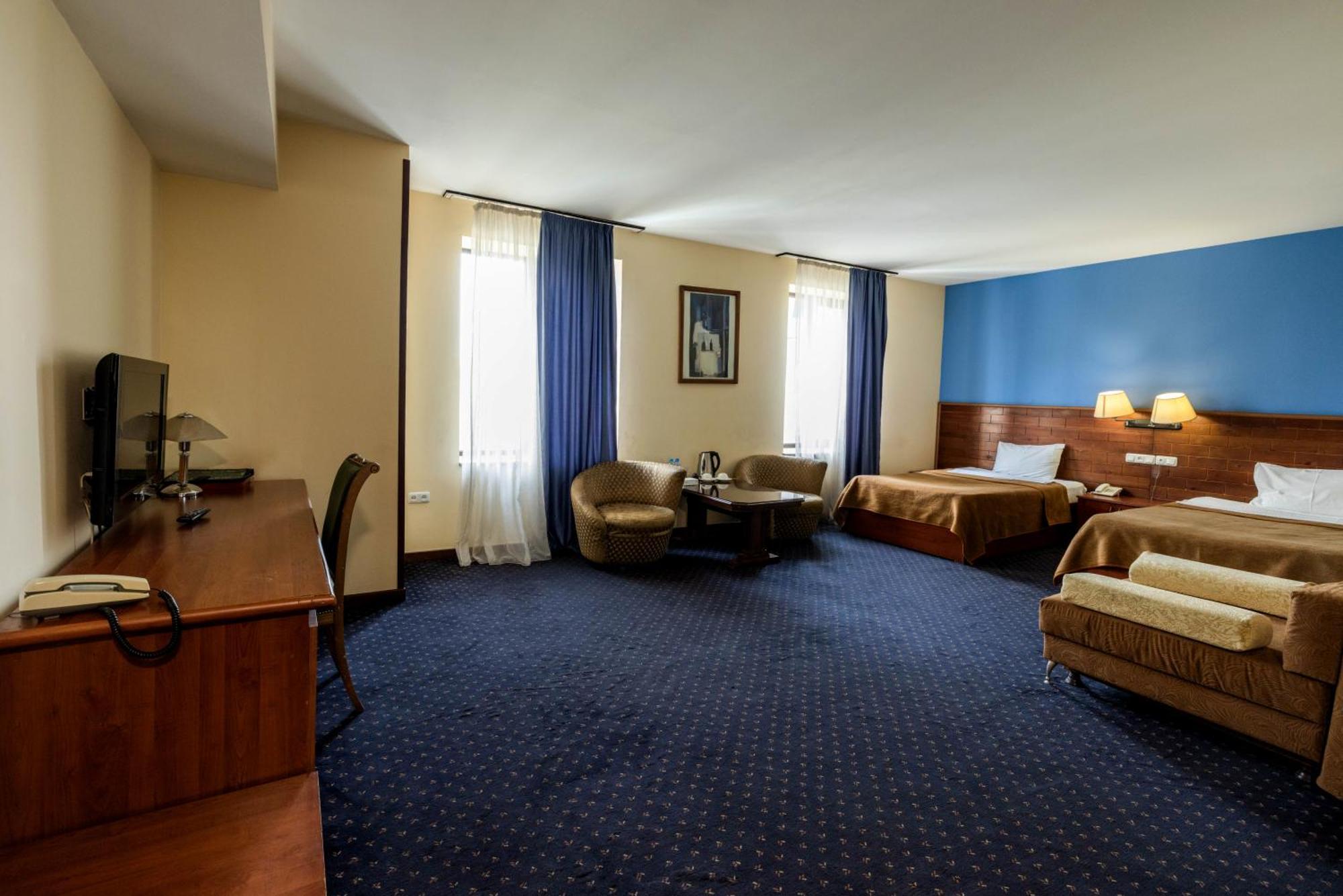 יירבאן Ararat Hotel מראה חיצוני תמונה