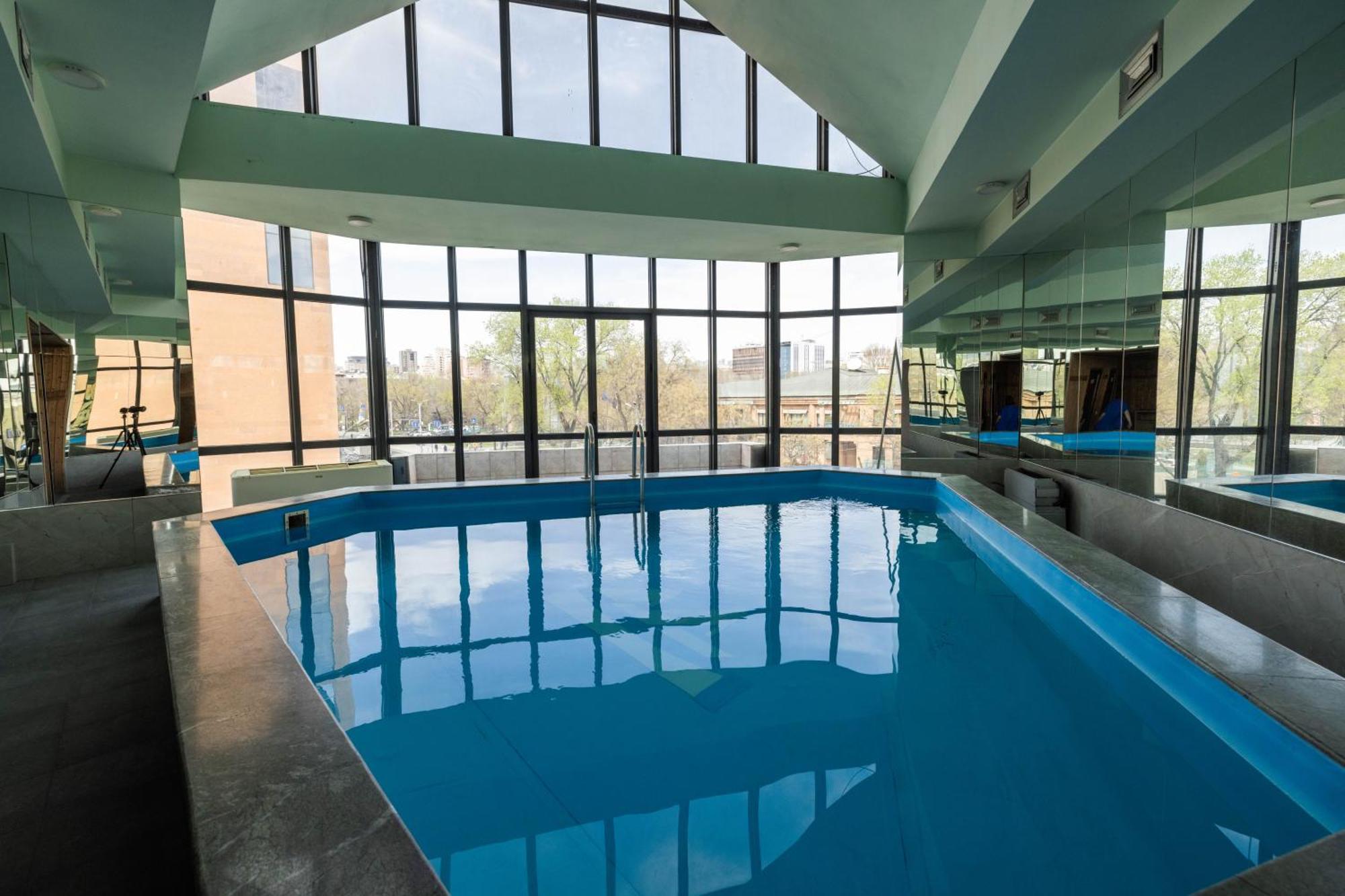יירבאן Ararat Hotel מראה חיצוני תמונה