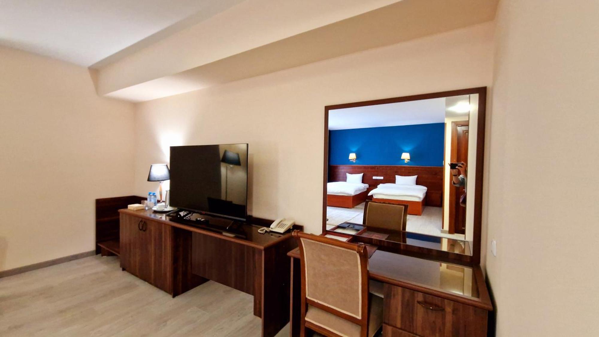 יירבאן Ararat Hotel מראה חיצוני תמונה