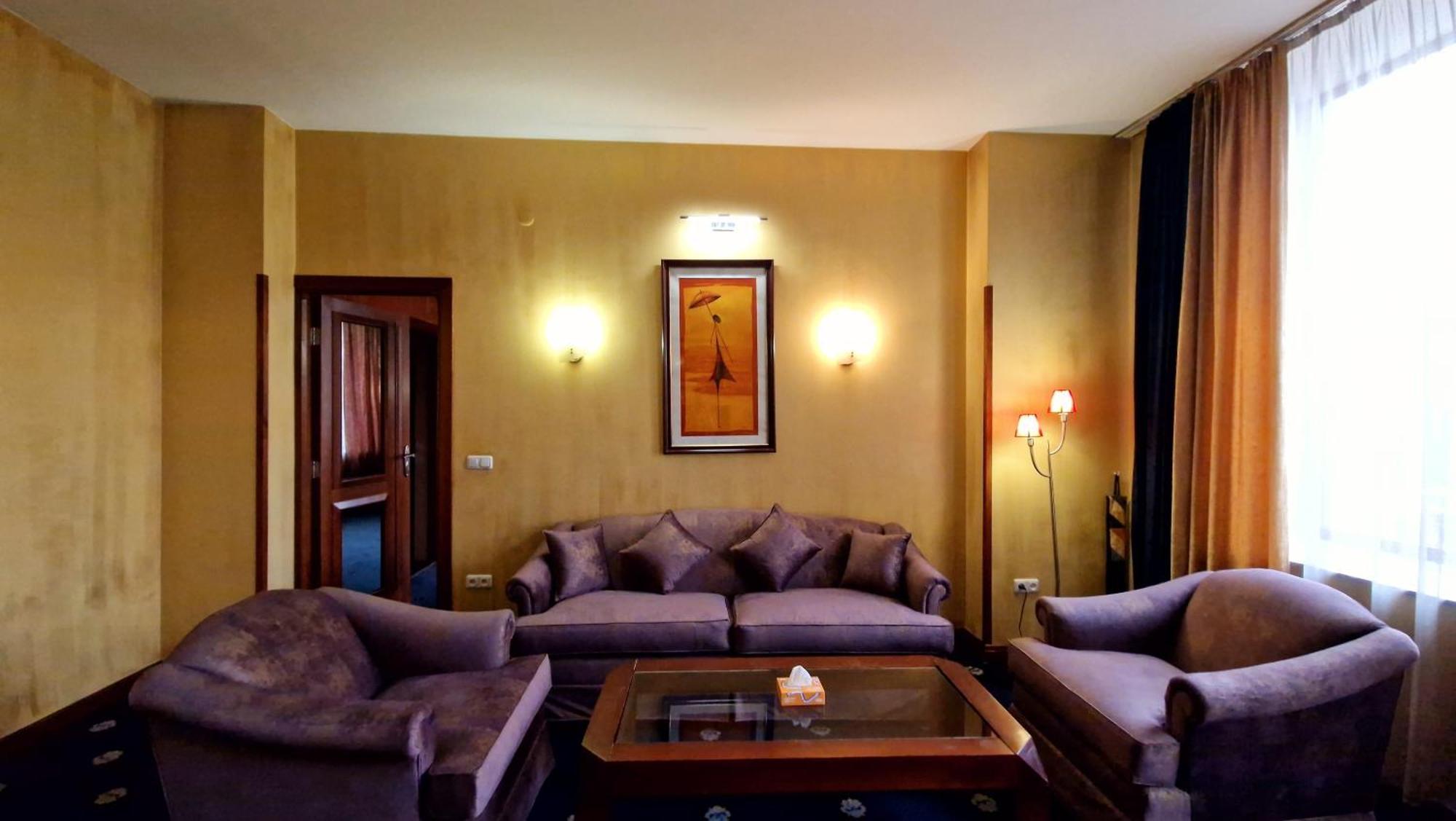 יירבאן Ararat Hotel מראה חיצוני תמונה