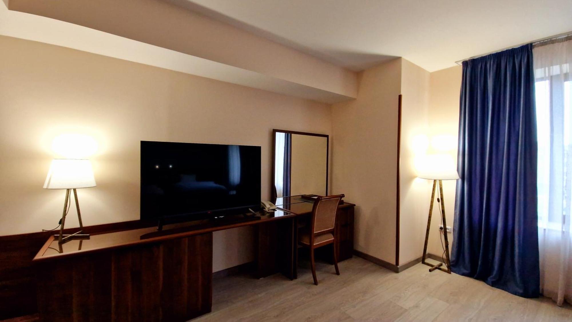 יירבאן Ararat Hotel מראה חיצוני תמונה