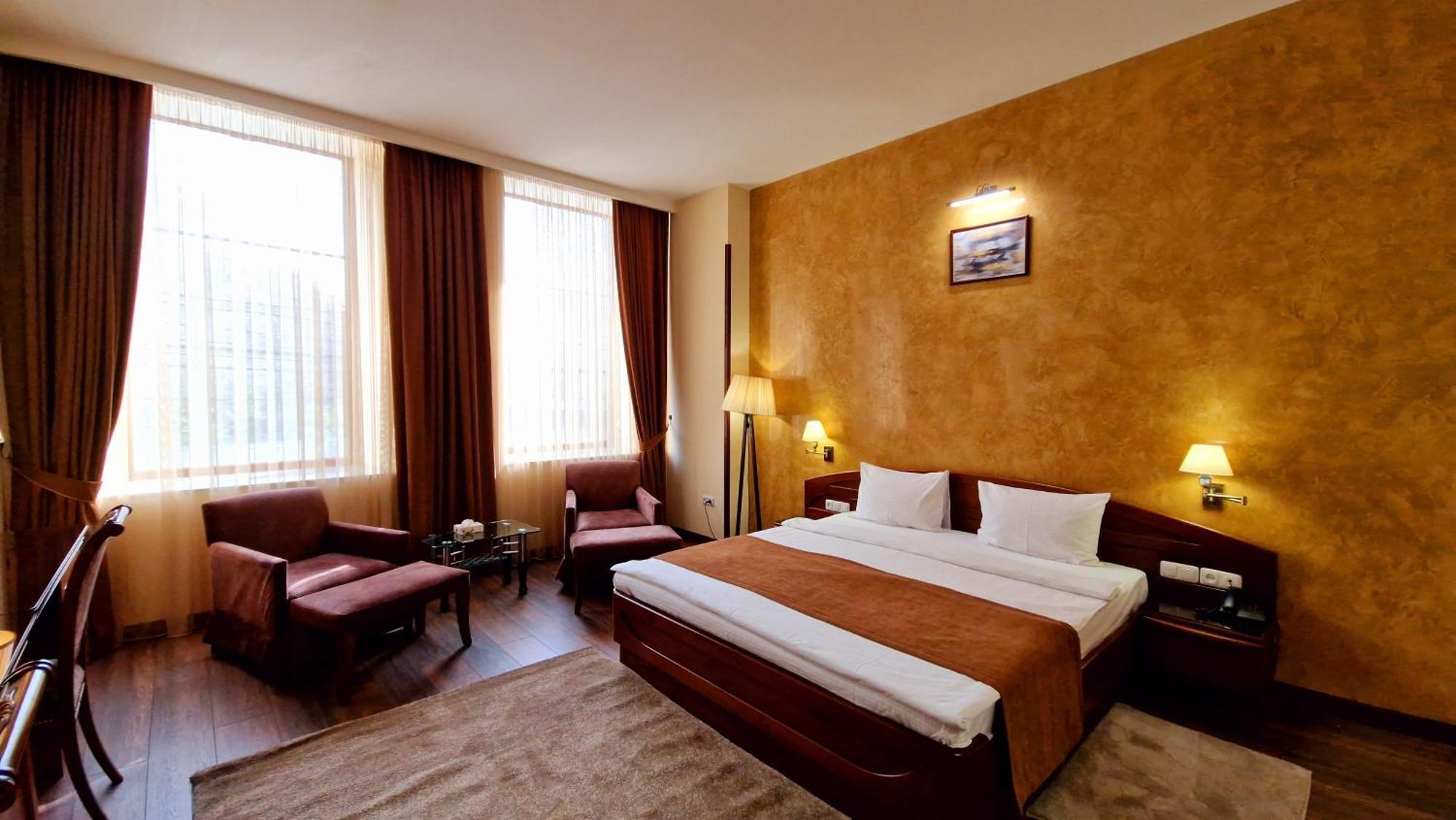 יירבאן Ararat Hotel מראה חיצוני תמונה