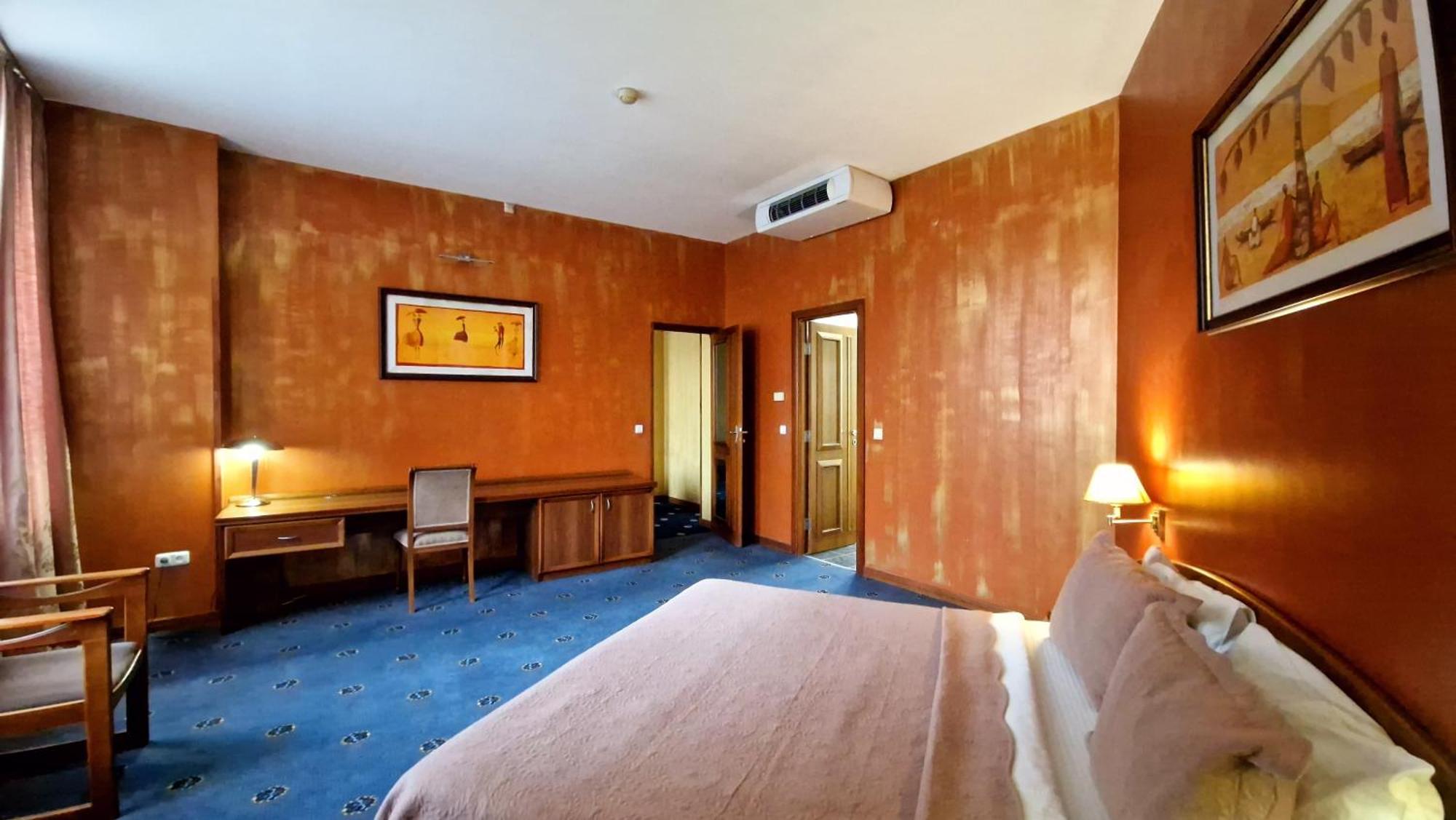 יירבאן Ararat Hotel מראה חיצוני תמונה