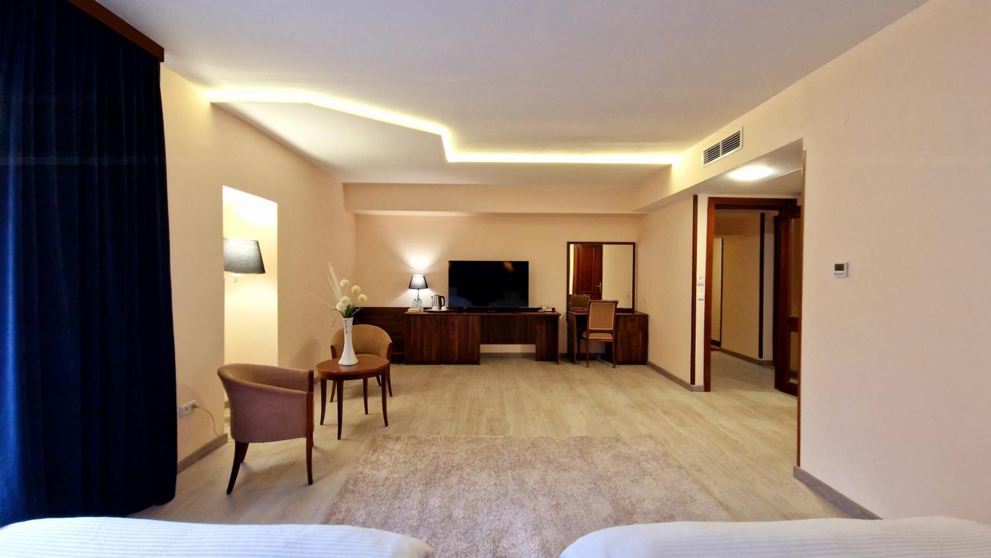 יירבאן Ararat Hotel מראה חיצוני תמונה