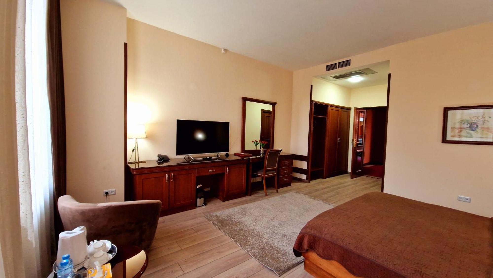 יירבאן Ararat Hotel מראה חיצוני תמונה