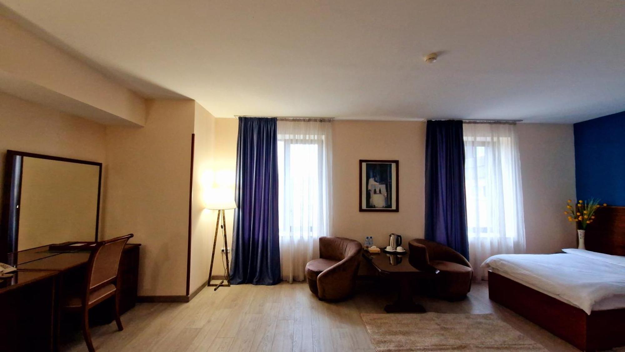 יירבאן Ararat Hotel מראה חיצוני תמונה