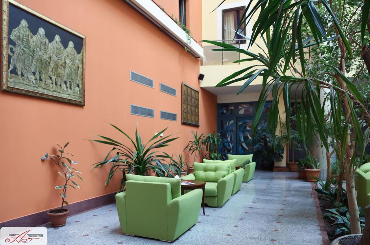 יירבאן Ararat Hotel מראה חיצוני תמונה