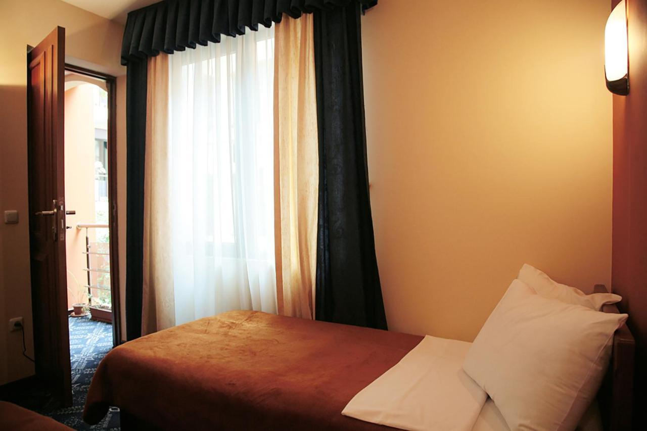 יירבאן Ararat Hotel מראה חיצוני תמונה
